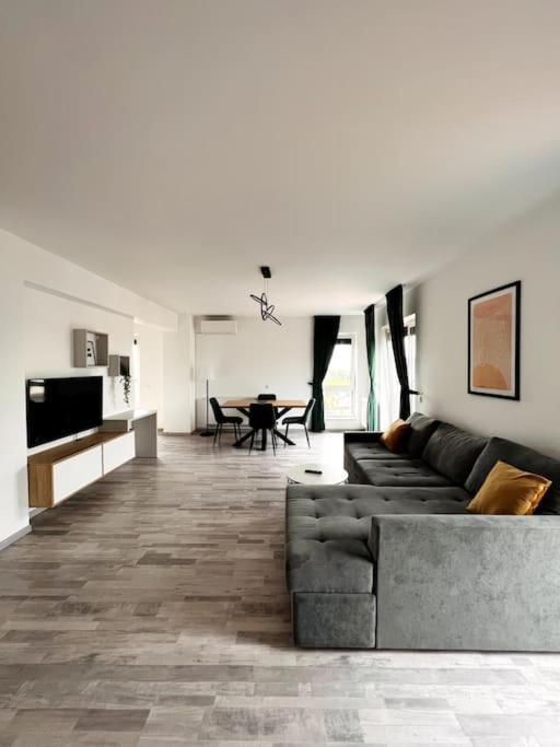 Skylark - Singapore Penthouse With Jacuzzi & Panoramic View براشوف المظهر الخارجي الصورة